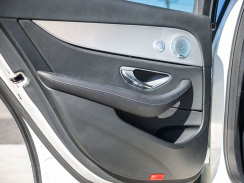 Used 2018 Mercedes-Benz E 300 4MATIC w/ Premium 2 Package image 23