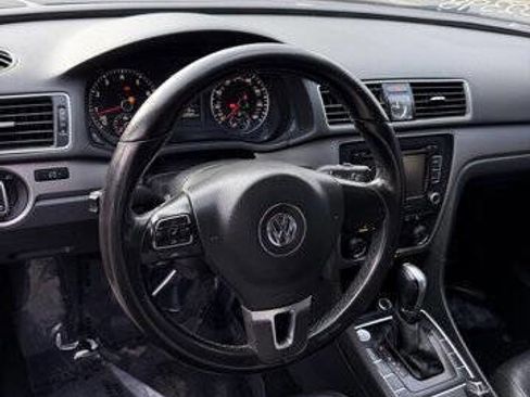 Used 2015 Volkswagen Passat 1.8T Limited Edition image 12