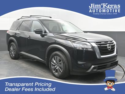 Certified 2025 Nissan Pathfinder SV