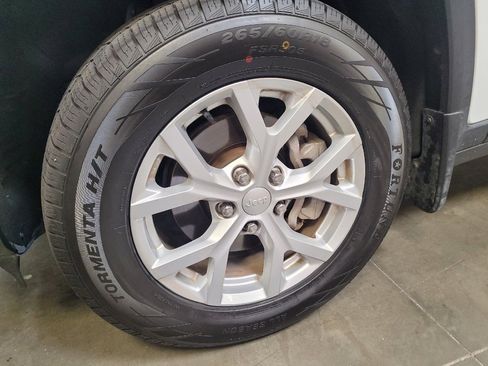 Used 2023 Jeep Grand Cherokee Limited w/ MOPAR Finishing Package AWD/4WD image 31