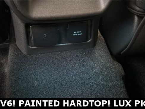 New 2025 Ford Bronco Badlands image 25