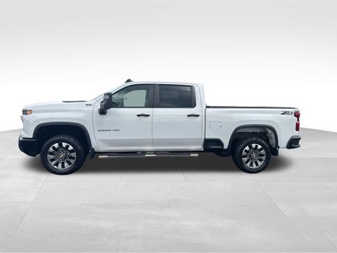 Used 2024 Chevrolet Silverado 2500 Custom w/ Custom Convenience Package AWD/4WD image 2
