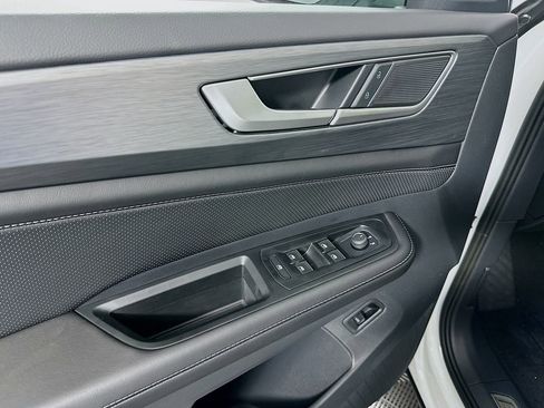 New 2026 Volkswagen Atlas Cross Sport SE AWD/4WD image 9