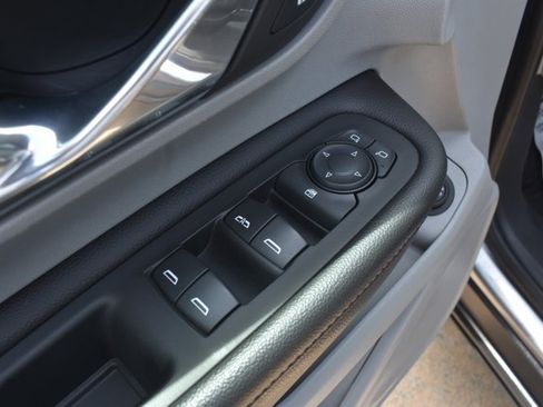 Used 2019 GMC Terrain SLT w/ Preferred Package AWD/4WD image 14