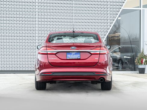 Used 2017 Ford Fusion SE image 26