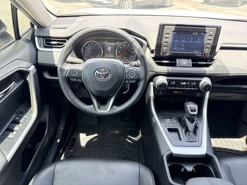 Used 2021 Toyota RAV4 XLE Premium FWD image 12