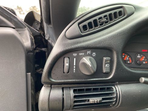 Used 1995 Chevrolet Camaro LT image 13