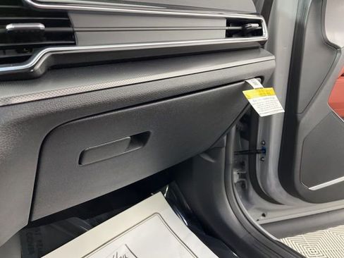 Used 2025 Kia Sportage SX image 37