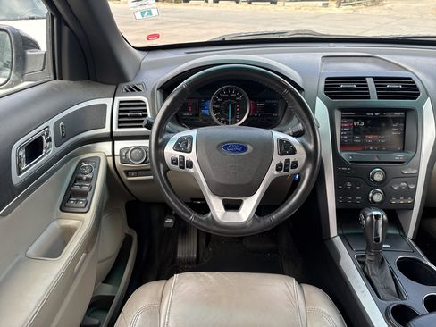 Used 2012 Ford Explorer XLT image 10