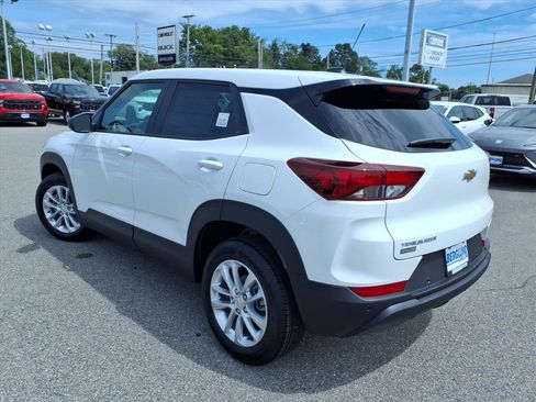 New 2026 Chevrolet TrailBlazer LS w/ LS Convenience Package FWD image 5