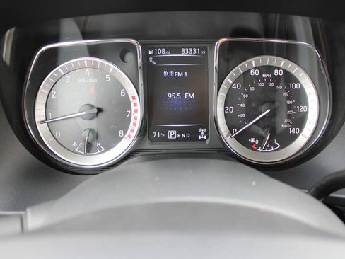 Used 2018 Nissan Titan SV w/ SV Convenience Package AWD/4WD image 27