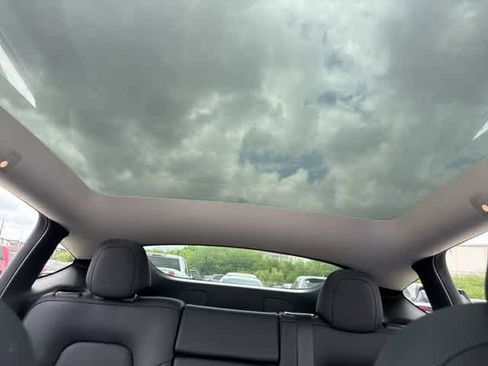 Used 2022 Tesla Model Y Performance image 20