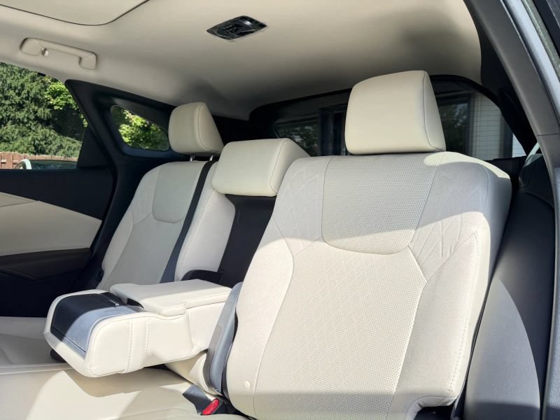 Used 2025 Lexus RX 350h w/ Convenience Package AWD/4WD image 17