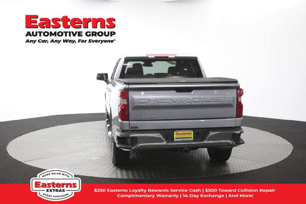Used 2024 Chevrolet Silverado 1500 LT AWD/4WD image 40