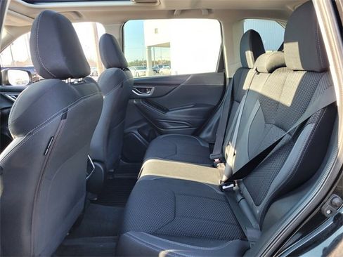 Used 2023 Subaru Forester Premium image 11
