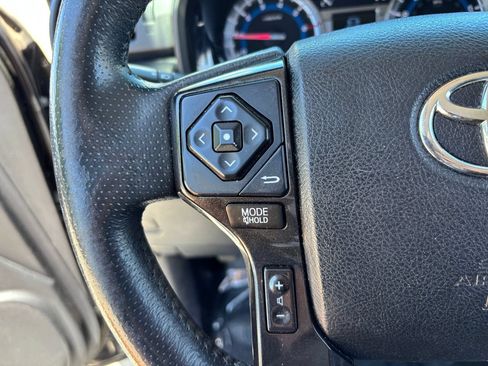 Used 2018 Toyota 4Runner TRD Off-Road Premium AWD/4WD image 26