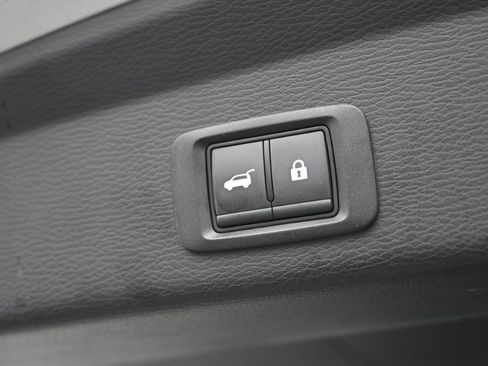 Used 2025 Mitsubishi Outlander SE image 21