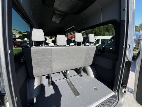 Used 2024 Mercedes-Benz Sprinter 2500 image 22