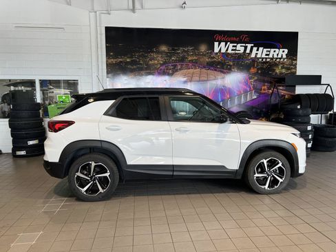 Used 2023 Chevrolet TrailBlazer RS w/ Convenience Package FWD image 8