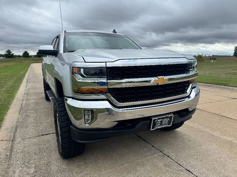 Used 2018 Chevrolet Silverado 1500 LT w/ All Star Edition image 2