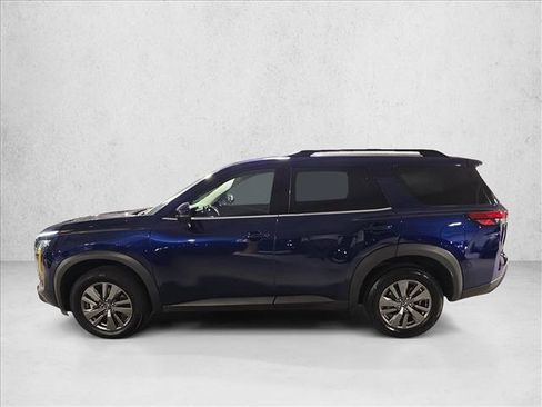 Used 2025 Nissan Pathfinder SV AWD/4WD image 8