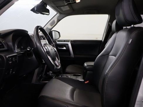 Used 2020 Toyota 4Runner SR5 Premium image 9