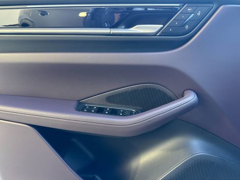 New 2026 Porsche Macan 4 Electric image 12