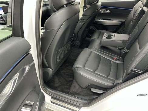 Certified 2026 Genesis GV70 2.5T Select image 23