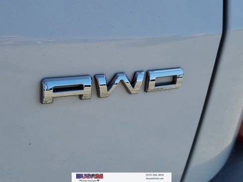 Used 2020 Ford Escape SE image 7