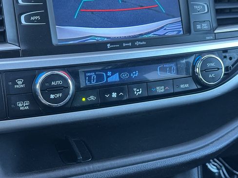 Used 2018 Toyota Highlander SE AWD/4WD image 22