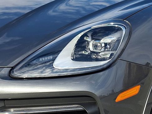 Used 2023 Porsche Cayenne S image 11