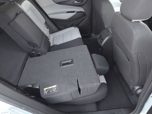 Used 2022 Chevrolet Equinox LT image 30