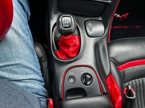 Used 1999 Chevrolet Corvette Coupe w/ Memory Pkg image 14