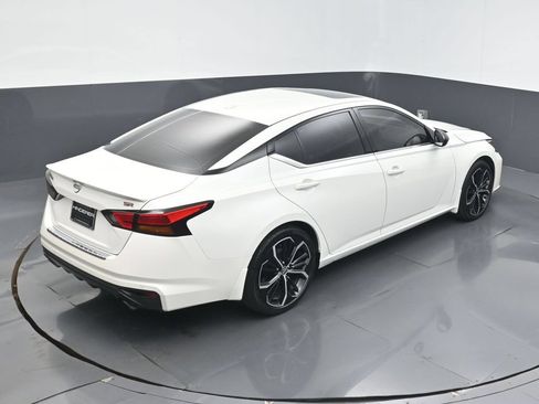 Used 2023 Nissan Altima 2.5 SR w/ SR Premium Package FWD image 12