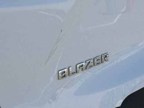 Used 2025 Chevrolet Blazer LT FWD image 10