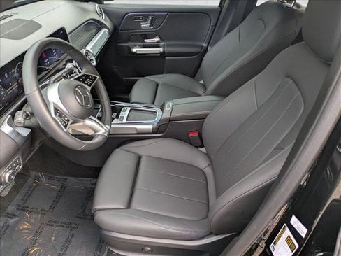 Certified 2025 Mercedes-Benz GLB 250 image 17
