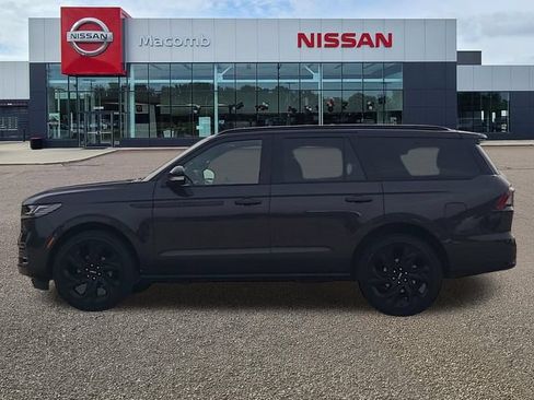 Used 2025 Lincoln Navigator Black Label AWD/4WD image 4