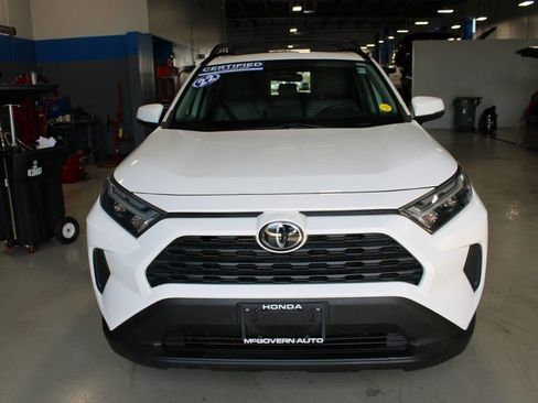 Used 2022 Toyota RAV4 XLE w/ Convenience Package AWD/4WD image 3