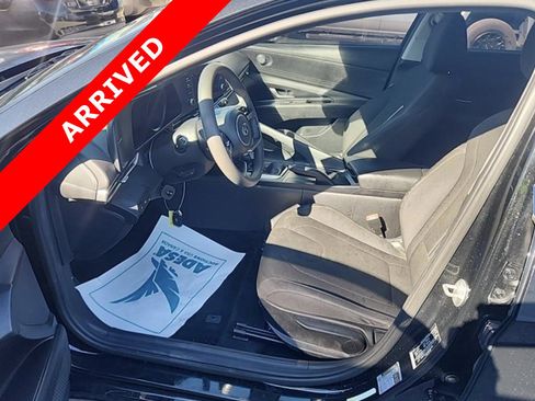 Used 2022 Hyundai Elantra SEL image 6