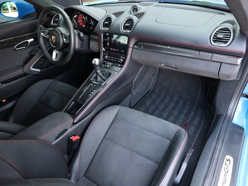 Used 2024 Porsche 718 Cayman GTS RWD image 2