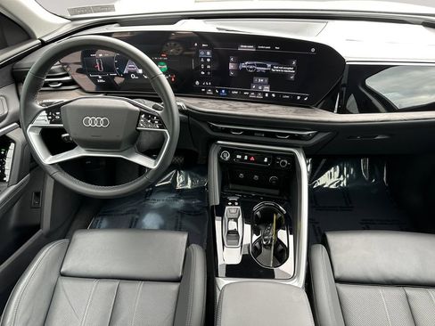 Certified 2025 Audi Q5 Premium Plus w/ Premium Plus AWD/4WD image 10