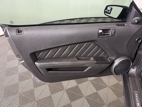 Used 2014 Ford Mustang GT Premium image 12