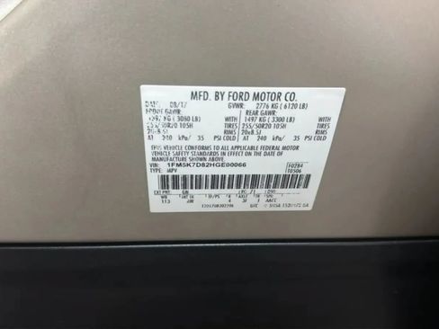 Used 2017 Ford Explorer XLT w/ Equipment Group 202A FWD image 24