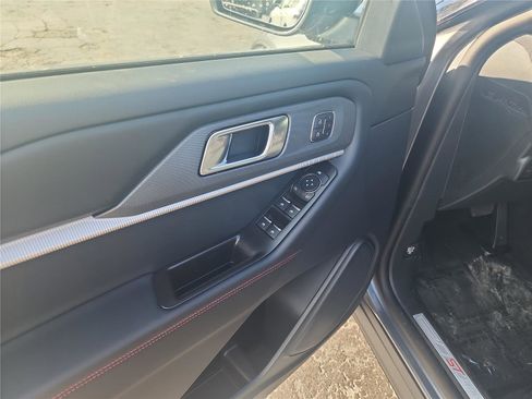 New 2026 Ford Explorer ST-Line w/ ST-Line Street Pack image 12