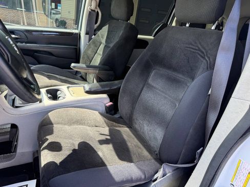 Used 2015 Dodge Grand Caravan SXT w/ Security Group FWD image 13