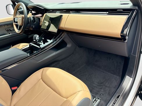 New 2026 Land Rover Range Rover Sport Dynamic SE AWD/4WD image 14