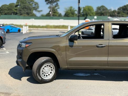Used 2023 Chevrolet Colorado W/T RWD image 11