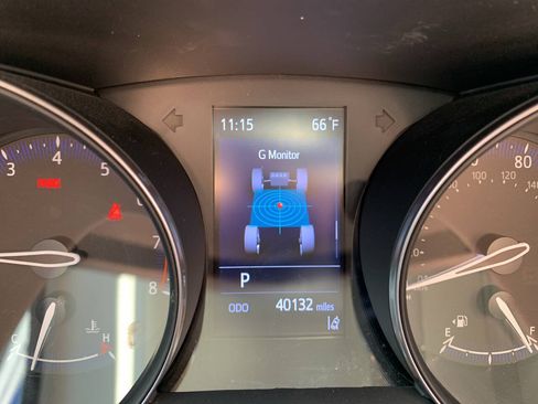 Used 2022 Toyota C-HR Limited FWD image 9