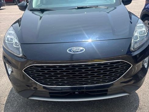 Used 2021 Ford Escape Titanium w/ Class II Trailer Tow Package AWD/4WD image 3