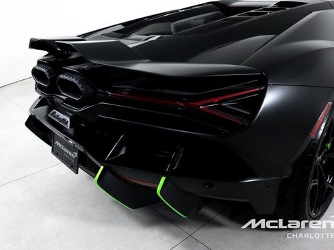 Used 2024 Lamborghini Revuelto AWD/4WD image 35